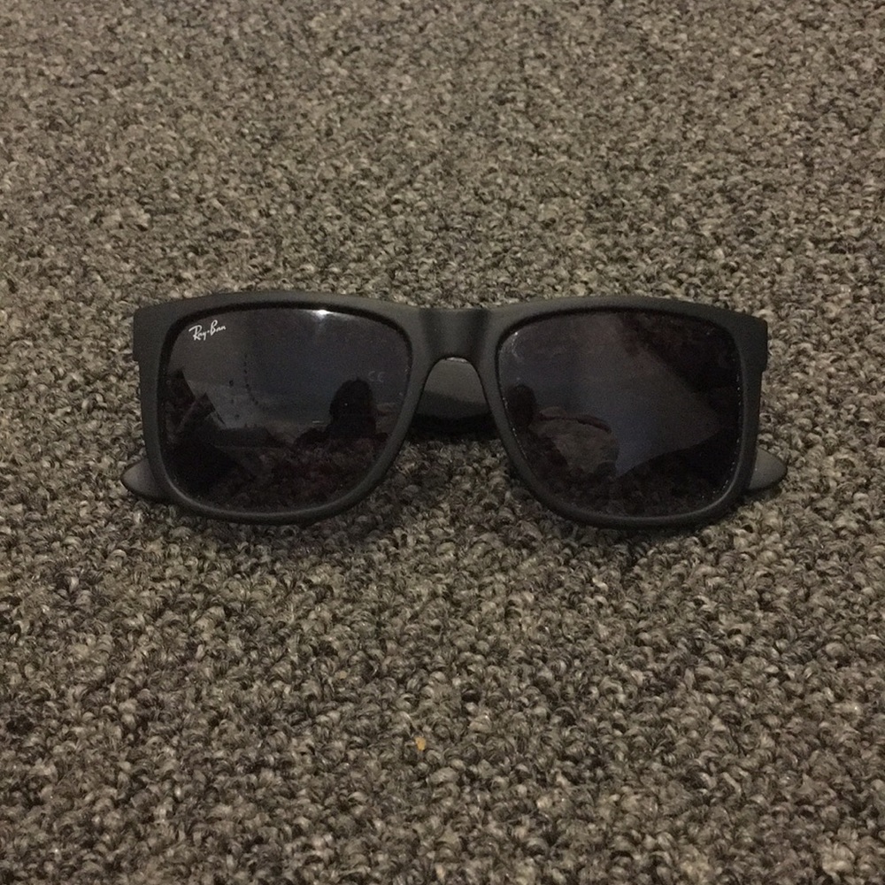 Black Ray-Bans Justin